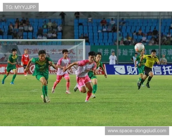 株洲1比0战胜常德 延续不败纪录稳居湘超联赛榜首 株洲1比0战胜常德 延续不败纪录稳居湘超联赛榜首