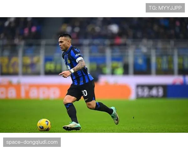 特写：国米三中卫精准联动造越位，成功瓦解对手直塞进攻